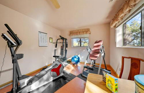 Breathtaking Cabin Backing the National Forest - Foto 2