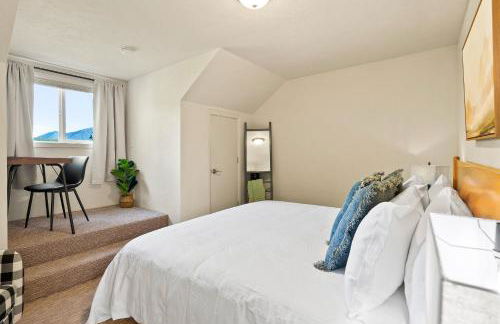 Lux Fly-Fishing Haven near Glacier Park - Hot Tub - Foto 12