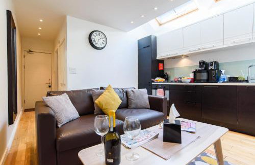 Oakfield Premier Apartments-High Speed WiFi-Smart SelfCheckIn-Central Cardiff Gem - Photo 14