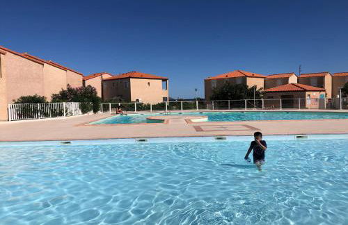 BARCARESA-Villa de Louis piscine vue mer, Lydia et plage - Foto 5