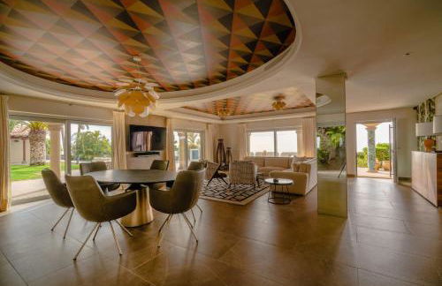 Villa de lujo con piscina y vistas al mar - Foto 14