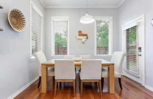 Family 3BR 2BA 1810SQFT Bright Spacious Home with Private Yard in Zilker - Foto 4