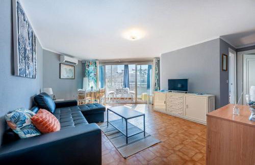 Spacious apartment with Pool, 3 min from the BEACH - Photo 1