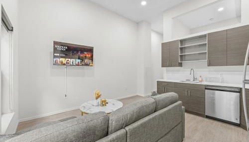 Luxury Condo l DT l Playhouse Square l Sofa Bed - Foto 3