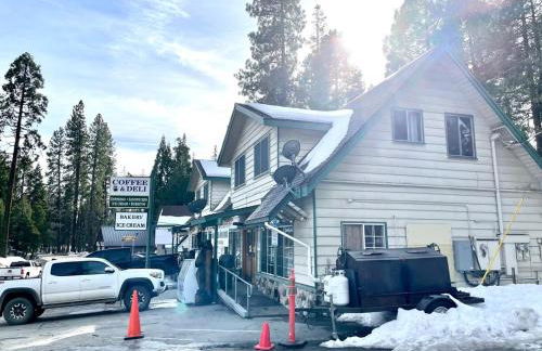 The Cedar House Prime Spot Kayaks & Cool AC - Photo 52