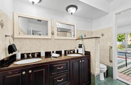 Large 12 Guest Home w Pool, Hollywood FL - Foto 16