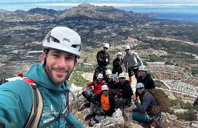 Experiencia de Escalada de Medio Día en Vía Ferrata del Ponoig - Foto 1