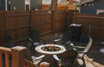 Spacious Downtown Family with Large Patio, Hot Tub, Fire Pit, by Forest & Peak Retreats - Foto 1