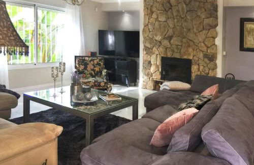 Villa de Lujo con Jardines y Piscina - Foto 10