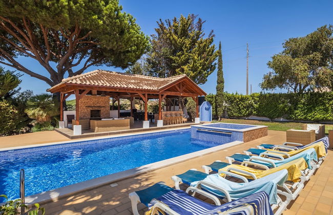 Villa Amendoeira in Olhos de gua - Foto 32