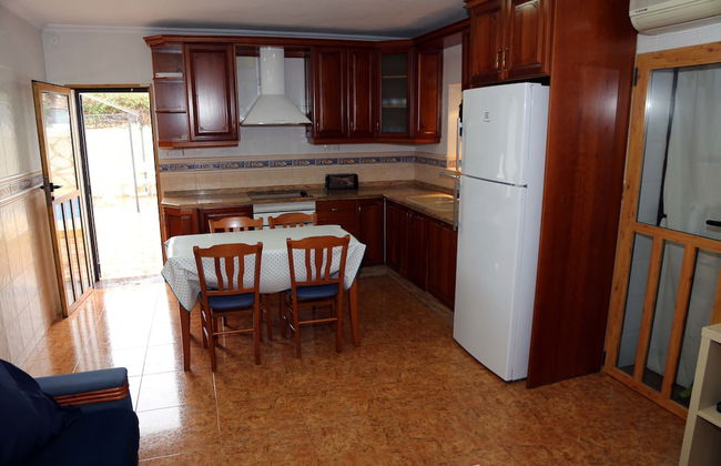 Villa Ana Apartments - Photo 16