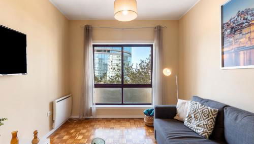 Destiny Oporto - Foto 2