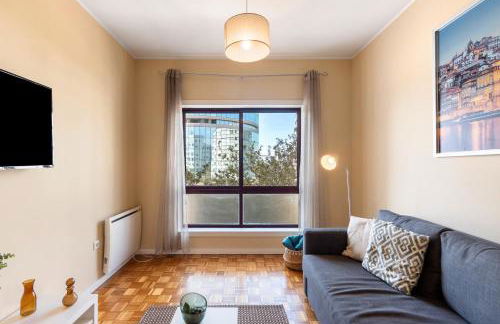 Destiny Oporto - Foto 2