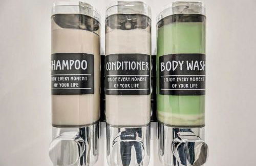 Modern 5BR, Kid-Friendly Home In Poconos with Pool Table - Foto 67