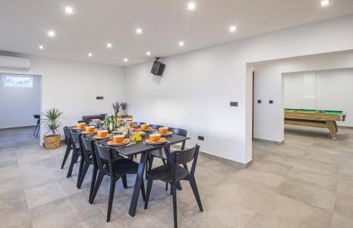 Villa Ume - heated pool, sauna, volleyball court - Photo 7