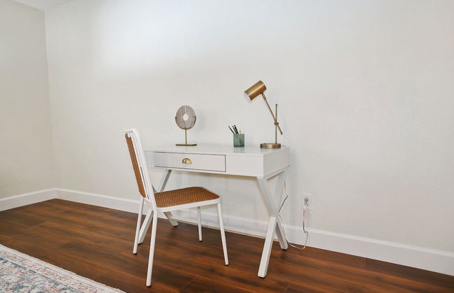 Golden Retreat: Expansive 6BR Home w Heated Pool ~ - Foto 49