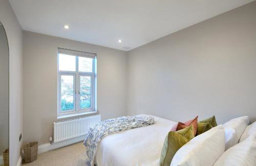 Stylish 4 bed home in Old Trafford next to MUFC - Foto 31