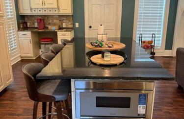 Lithonia 4 Bedroom Home with Private Pool Year Round Hot Tub and Pool Table Sleeps 10 Pet Friendly - Foto 8