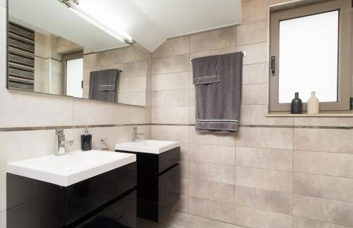 GOLD DREAM HOME - Photo 40