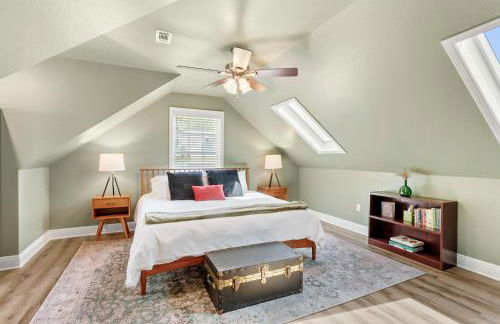 Artsy Downtown Retreat w Hot Tub - Foto 34