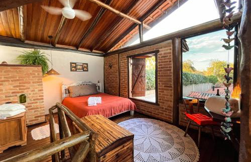 Casa de Hospedes Chalé Rustico com Banheira e Piscina Privativa a 1h de SP Espaço Totalmente Privativo - Foto 45