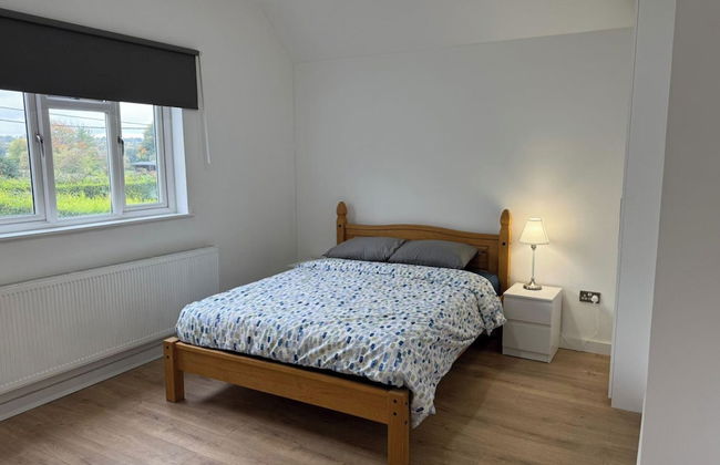 4 Bed Cottage in Surrey - Foto 2