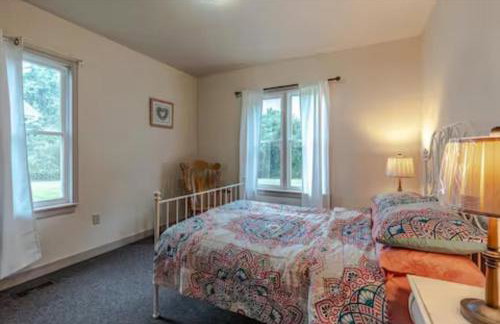 Sprawling 9 BR Mountaintop Oasis with BlueRidge Views - Foto 18