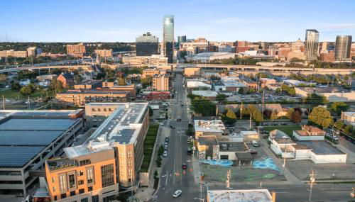 Centrally located private king suite - Foto 5