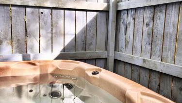 Snowdrop 10-Hot Tub-Woodlandlodges-St Clears-Pembrokeshire - Foto 4