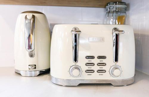 2Bed Whitley Bay Home - Free Parking, Close to beach & St Mary's Lighthouse - Photo 37