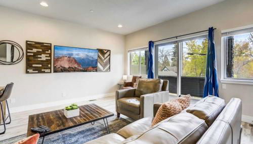 4BD Home w Rooftop Patio Fire Pit & Mountain Views - Foto 2