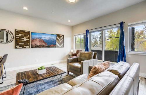 4BD Home w Rooftop Patio Fire Pit & Mountain Views - Foto 2