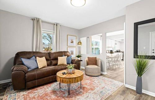 New! Warm & Cozy 3BR w/ Hot Tub, Firepit & BBQ! - Foto 13