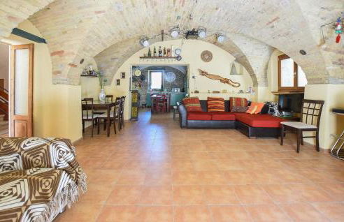 Nice Apartment In Castilenti With Wifi - Foto 8