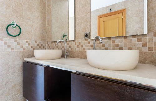 Tranquil Villa Stay in Tolleric - Foto 19