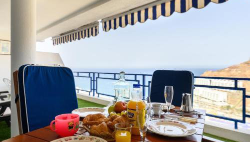 Charming Apartment with Terrace, Swimming pool and Sea views - Foto 5