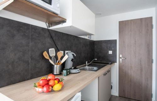 Beautiful Renovated Studio - next to the metro - Foto 3