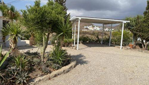 TurAlmeria - Casa Tranquila con Jardín y Aparcamiento privado - Foto 2