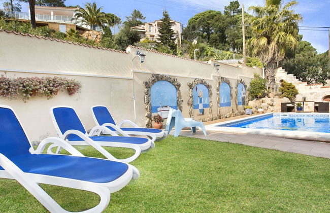 Serene Villa in Lloret de Mar With Private Swimming Pool - Foto 16