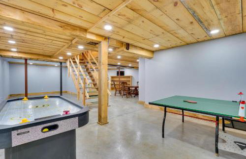 A-Frame Log Home with Game Room Near Lake George! - Foto 26