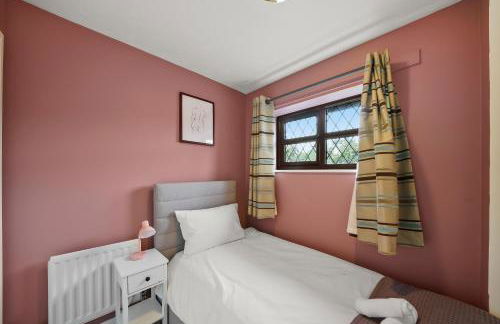 Beautiful 5 bedroom house in Stone, Aylesbury, Free parking - Foto 6