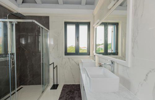 Seafront Villa Adriatica with pool - Photo 40