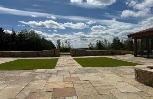 Luxury Home, The Residence Sleeps 10, 2 Hot Tubs & Scenic Views near Durham & Bishop Auckland - Foto 10