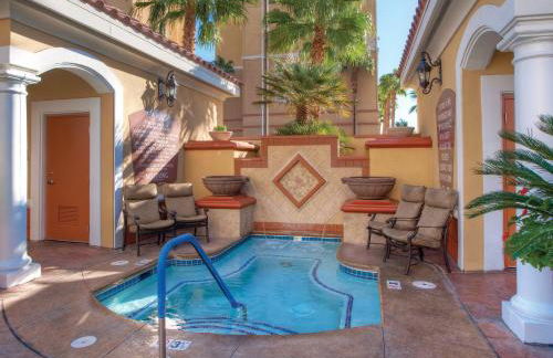 Wyndham Grand Desert 2BR Apartment with Resort Access - Foto 16