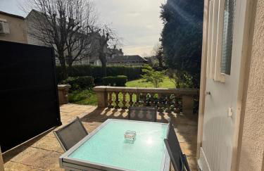 Appartement 2 Climatisé confortable et charmant ,terrasse et vue sur le jardin au rdc - Foto 2