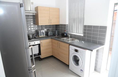 Homely One Bedroom Apartment In Birmingham - Photo 2