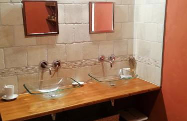 Maison renovee en pierres séjour spacieux avec jardin et terrasse aménagée près Omaha beach & Bayeux à 5mn de la mer tous commerces - Foto 12