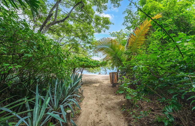 Tropical Retreat - Private Pool, Steps To Beach 2 Bedroom Villa by RedAwning - Foto 22