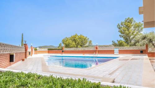 Amazing Apartment In Sant Pere De Ribes - Photo 2