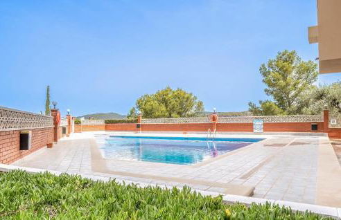 Amazing Apartment In Sant Pere De Ribes - Photo 2